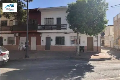 Casa en calle del Pantano de Argós