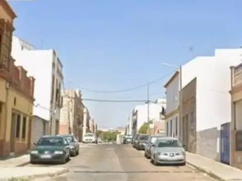 Casa adosada en calle de Jaén