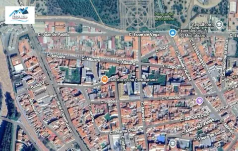 Casa adosada en calle de la Albuera