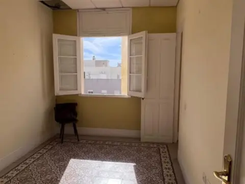 Piso en calle Castillo