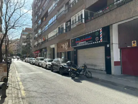 Local comercial en calle de Trajano