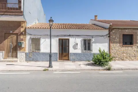 Casa adosada en calle de las Escuelas