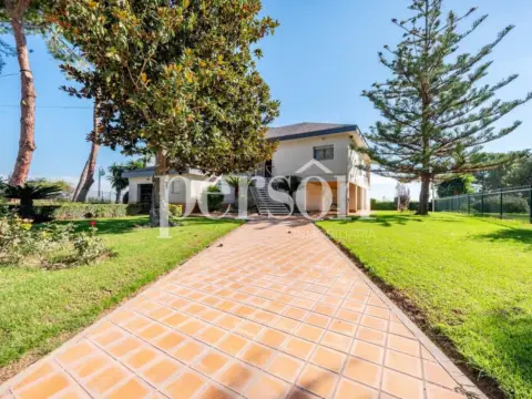 Chalet en Chiva (El Bosque)