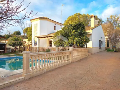 Chalet en Junta de los Rios