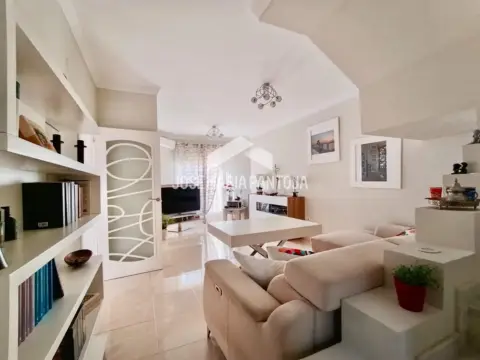 Casa en Avda. Caballero Bonald - San José Obrero - Guadalcacín