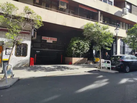 Garatge a calle de Andrés Mellado, 31