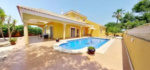 Chalet en Urbanización Veneziola B, 1321