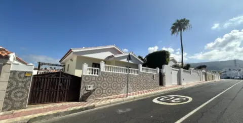 Chalet en calle de la Tosca