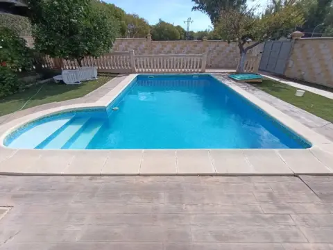 Chalet en Junta de los Rios