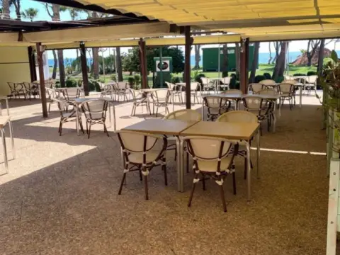 Local comercial en calle Amplaries