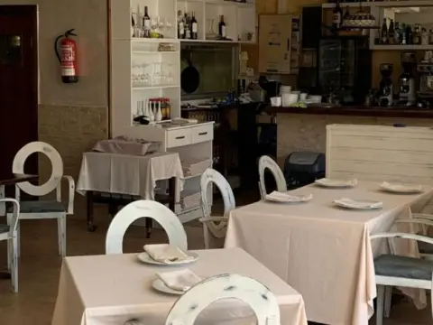 Local comercial en calle Amplaries