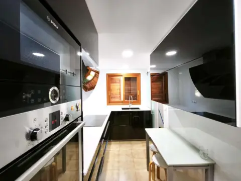 Casa adosada en calle de Almenara