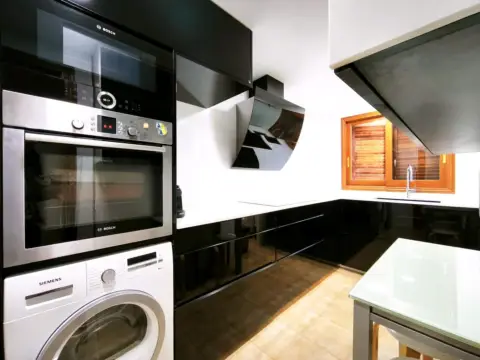 Casa adosada en calle de Almenara