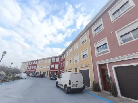 Casa adosada en calle Hospital (Del)