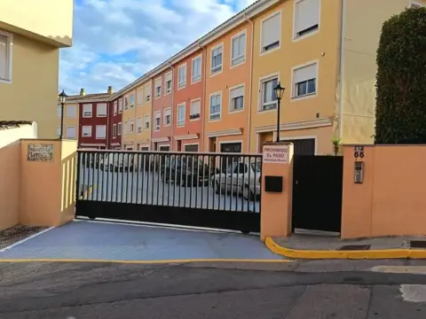 Casa adosada en calle Hospital (Del)