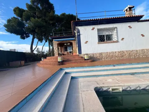 Chalet en calle Saboritja