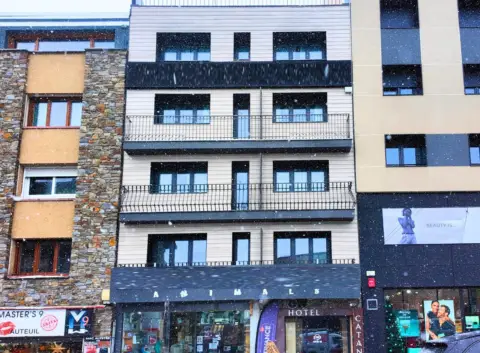Edificio en calle Sant Jordi