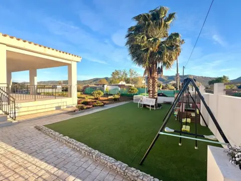 Chalet en Urbanización Foya