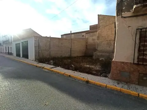Terreno en calle de Guadix