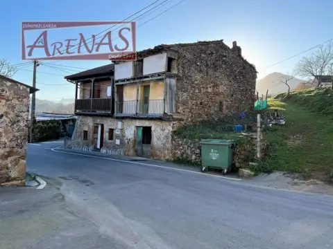 Casa pareada en calle Barrio El, nº 19