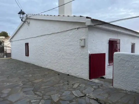 Chalet en calle de la Iglesia, 13
