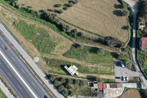 Terreno en calle Via de Servicio Alhendin