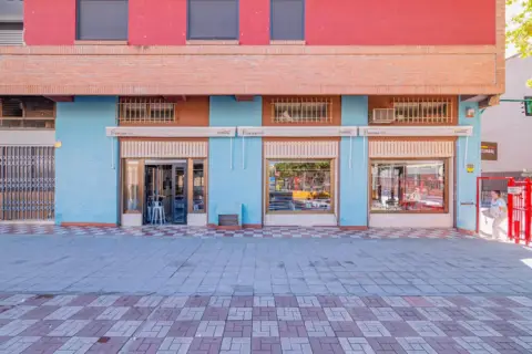 Local comercial en Avenida de Madrid