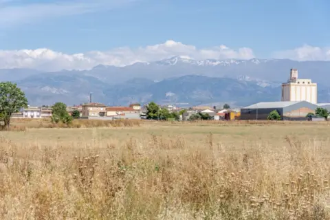 Terreno en calle Presidente Adolfo Suárez