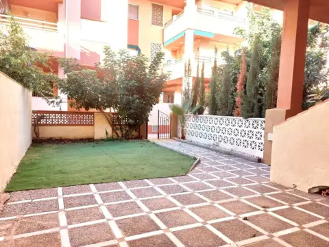 Chalet en calle Salobreña Beach 1