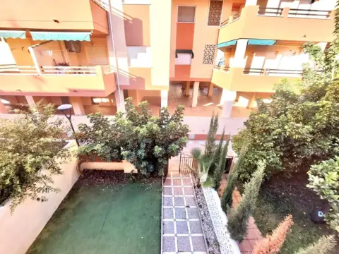 Chalet en calle Salobreña Beach 1