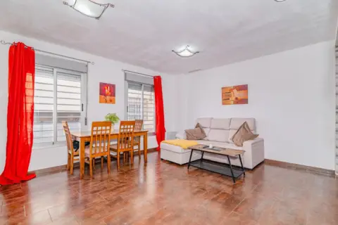 Piso en calle de Simón Bolívar