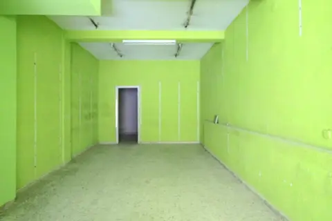 Local comercial en calle de Carreño Miranda, 56
