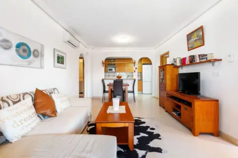 Piso en calle Pino Piñonero, 27