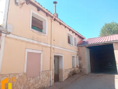 House in Arcos de La Llana