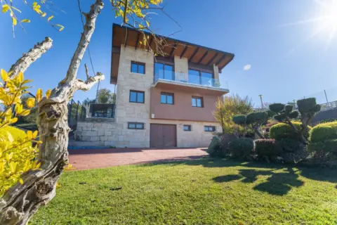 Casa en calle del Monte Ulleira