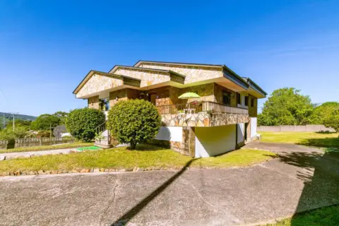 Chalet en calle Hermida-Covelo