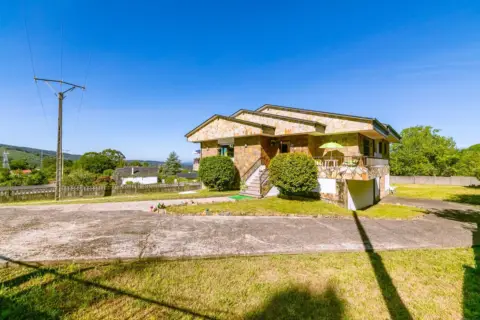 Chalet en calle Hermida-Covelo