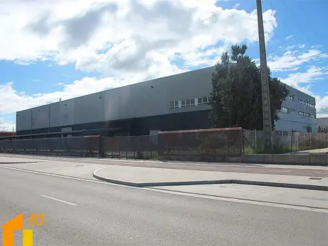 Nave industrial en calle del Padre Arregui