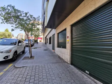 Local comercial en calle del Pintor Colmeiro, 12
