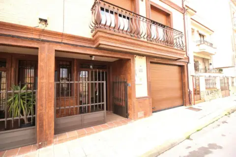 Chalet en calle de los Pensionistas, 1