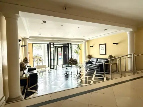 Piso en calle Raimundo Fdez Villaverde