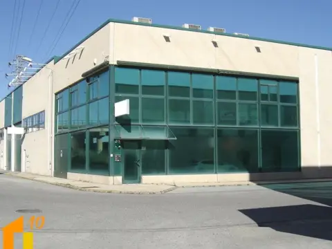 Nave industrial en calle de la Bureba
