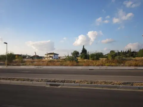 Terreno en Avenida Medio Ambiente, 17