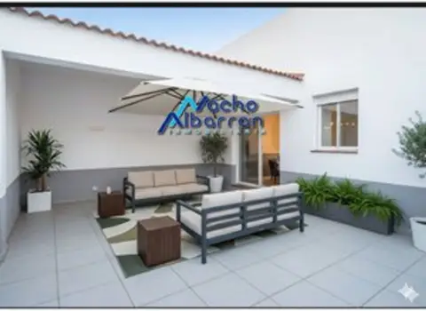 Casa adosada en Torre de Miguel Sesmero