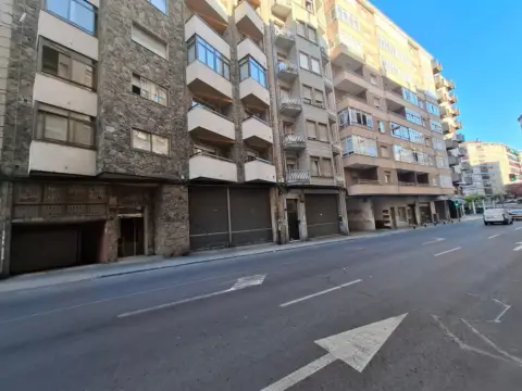 Local comercial en Avenida de Portugal