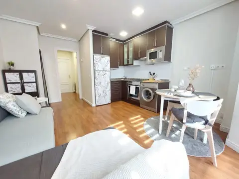 Piso en Avenida de Moreda