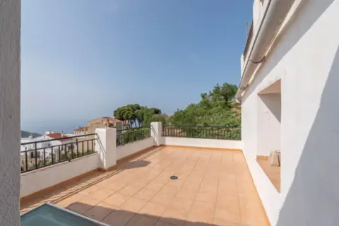 Casa adosada en calle Dr Jimenez Acosta