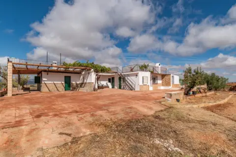 Casa en calle Loma de Santa Lucia