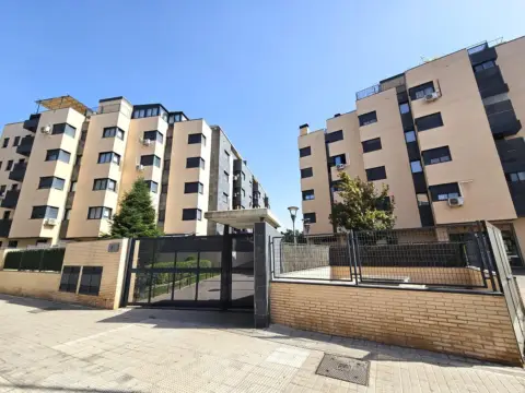Apartamento en Hispanoamérica - Comunidades
