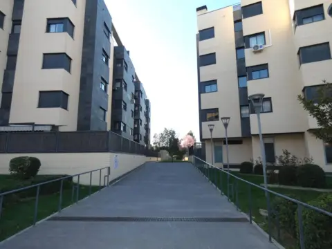 Apartamento en Hispanoamérica - Comunidades